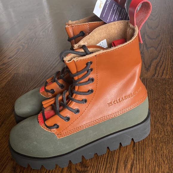 Clear weather brand boots - Picture 2 of 3